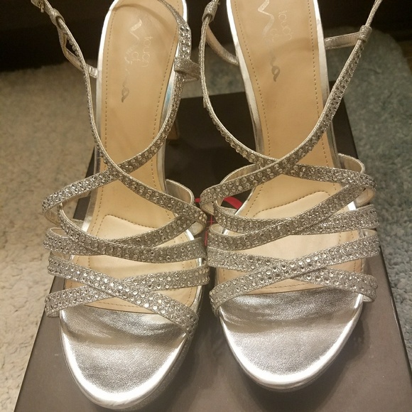 Touch of Nina (Nina Ricci) silver bling heels - Picture 1 of 3
